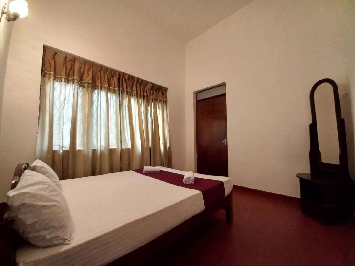 Lazy Bear In Hostal Kandy