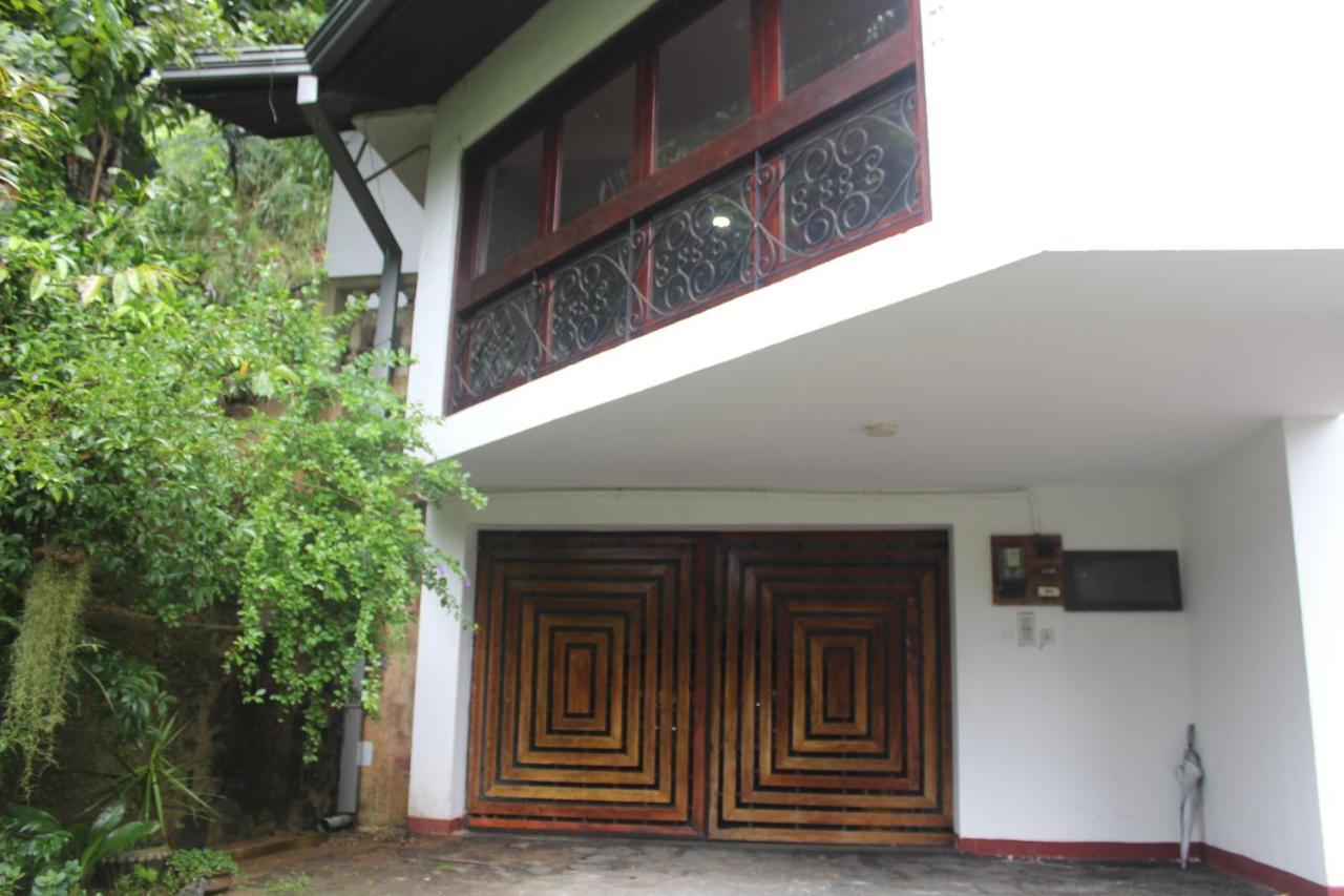 Lazy Bear Hostel Kandy